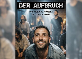 Mehrere Darstellerinnen und Darsteller in einer szenischen Darstellung schauen in einem lichtdurchfluteten Raum nach oben – eine visuelle Anspielung auf das Pfingstereignis.