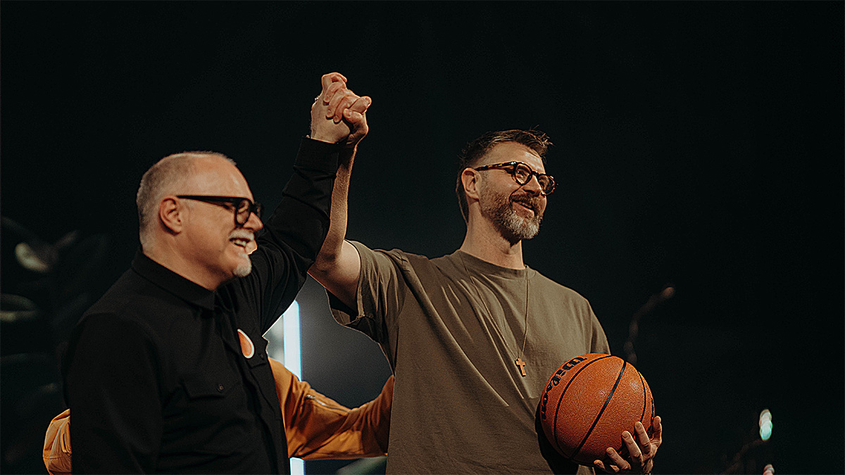 Staffelübergabe in der hoop Kirche